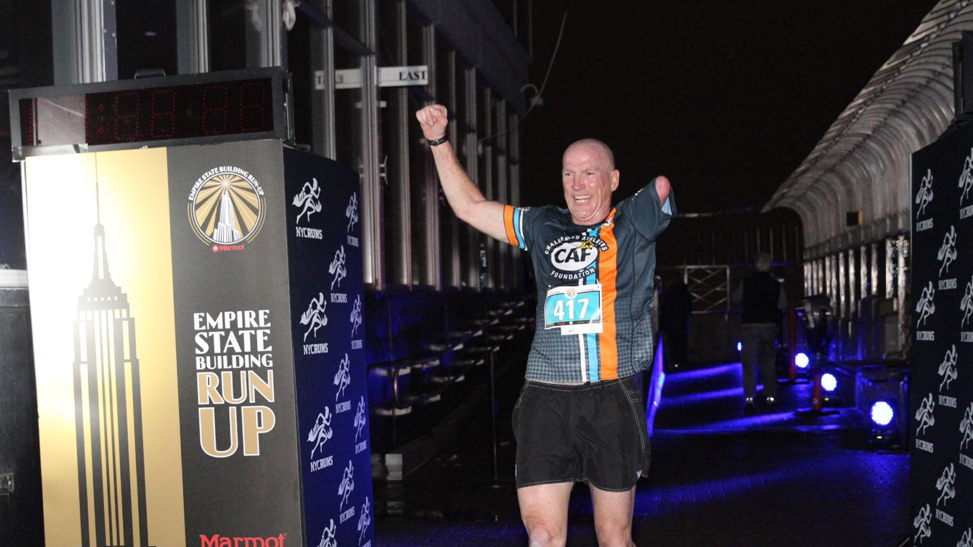 Behinderter Athlet absolviert Lauf zum Empire State Building