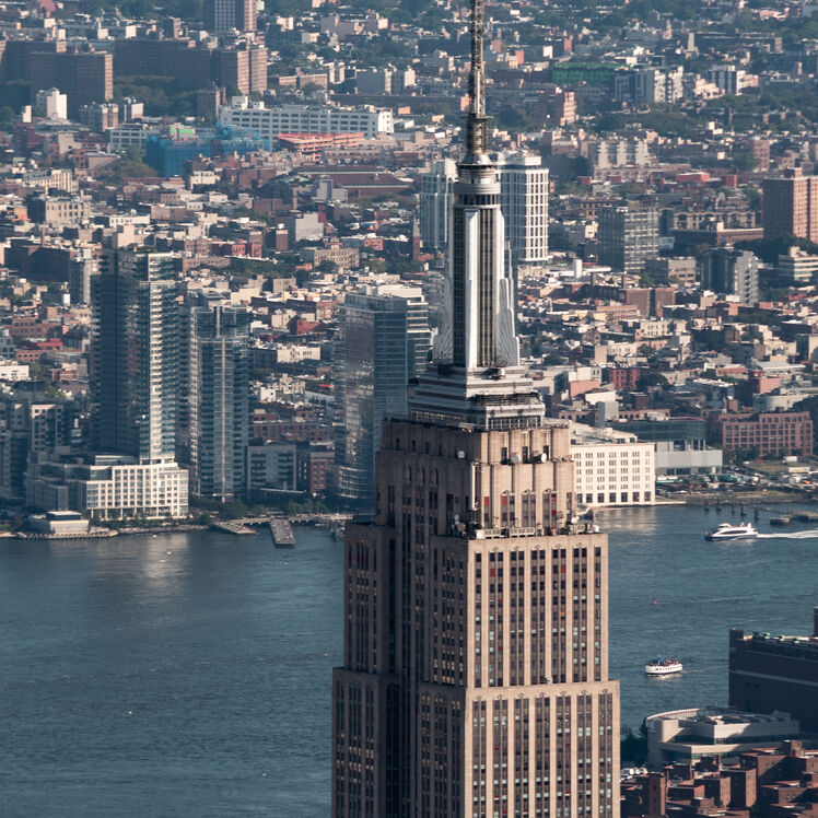Empire State Building und Skyline von New York